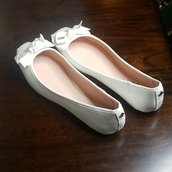 womens ivory ballet flats
